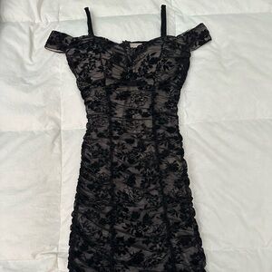Black cap sleeve with strap lace 3/4 length fitted dress with rooshing